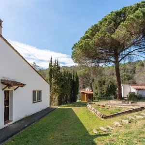 casa-con-piscina-cerca-de-girona.topcostabravahotels.com/